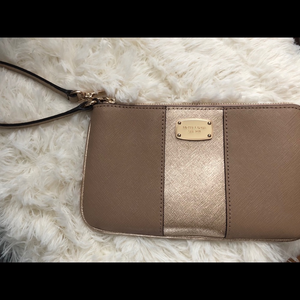 Michael Kors wristlet